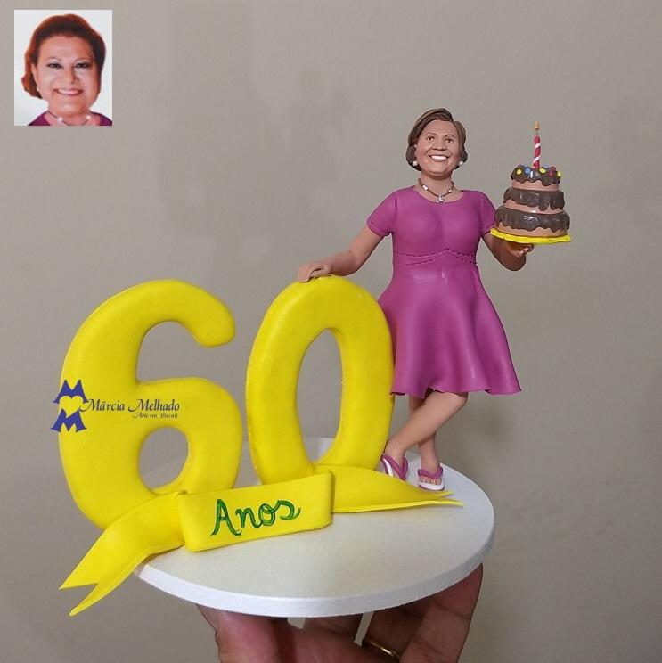 Boneca de aniversário 60 anos com bolo e número